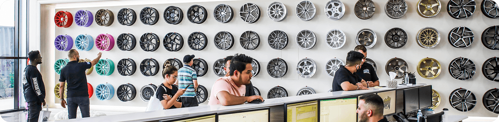 Wall of rims